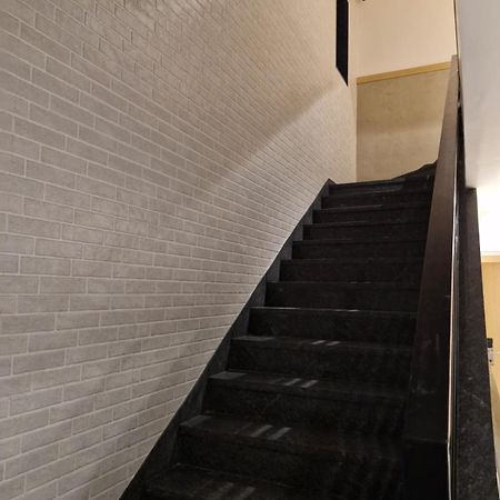 Avenue 10 Boutique Hotel プネ エクステリア 写真