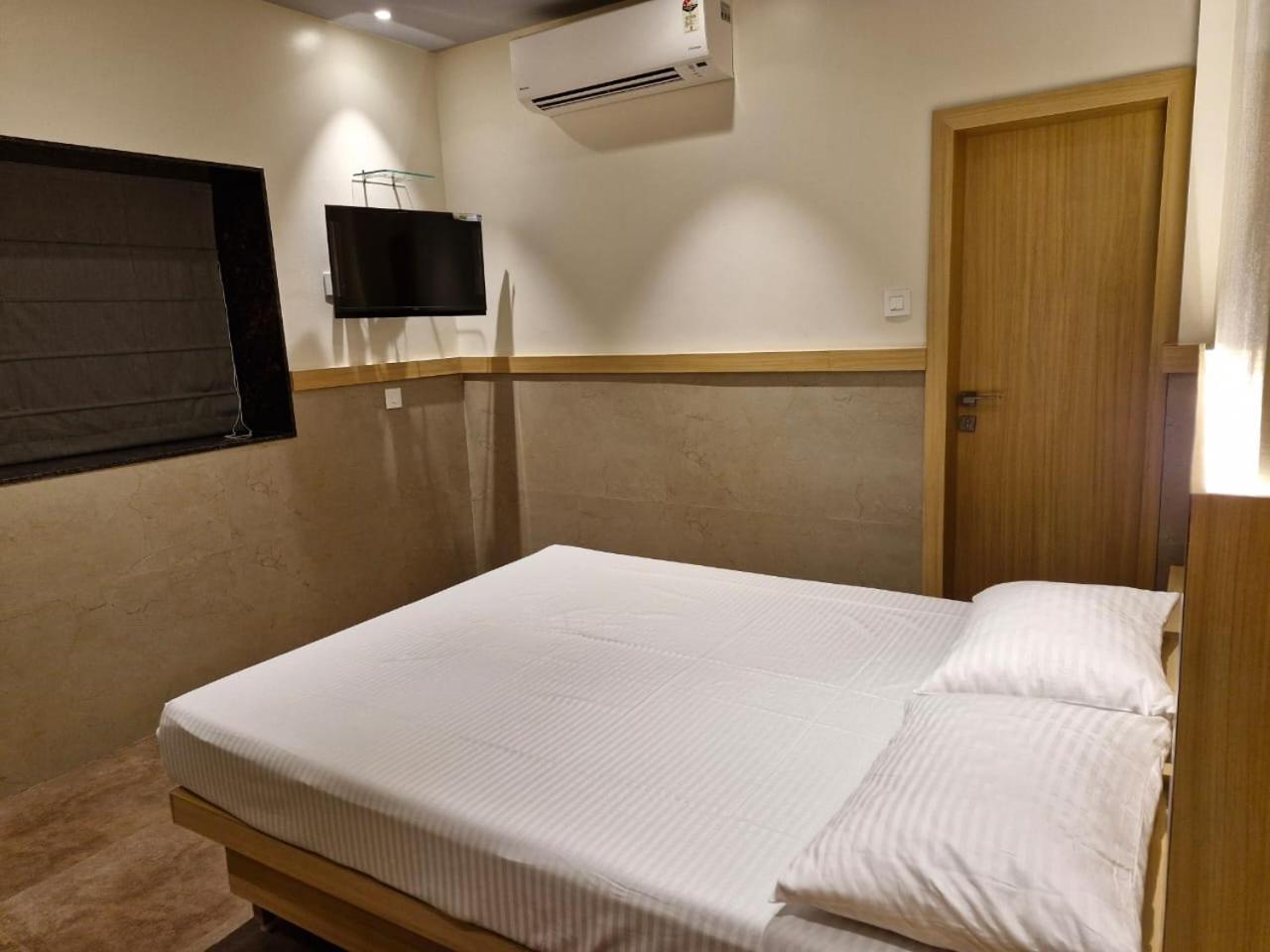Avenue 10 Boutique Hotel プネ エクステリア 写真