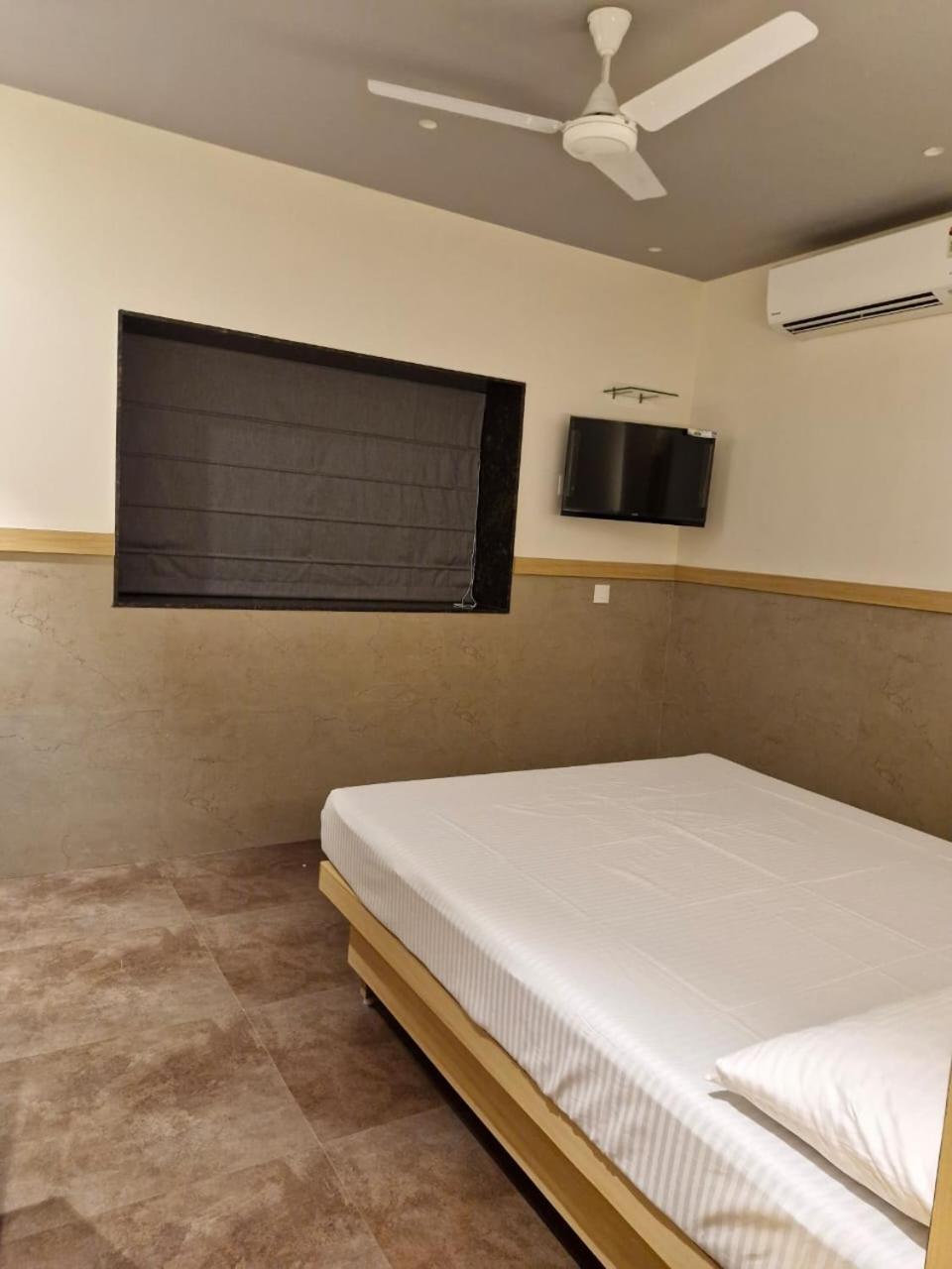 Avenue 10 Boutique Hotel プネ エクステリア 写真