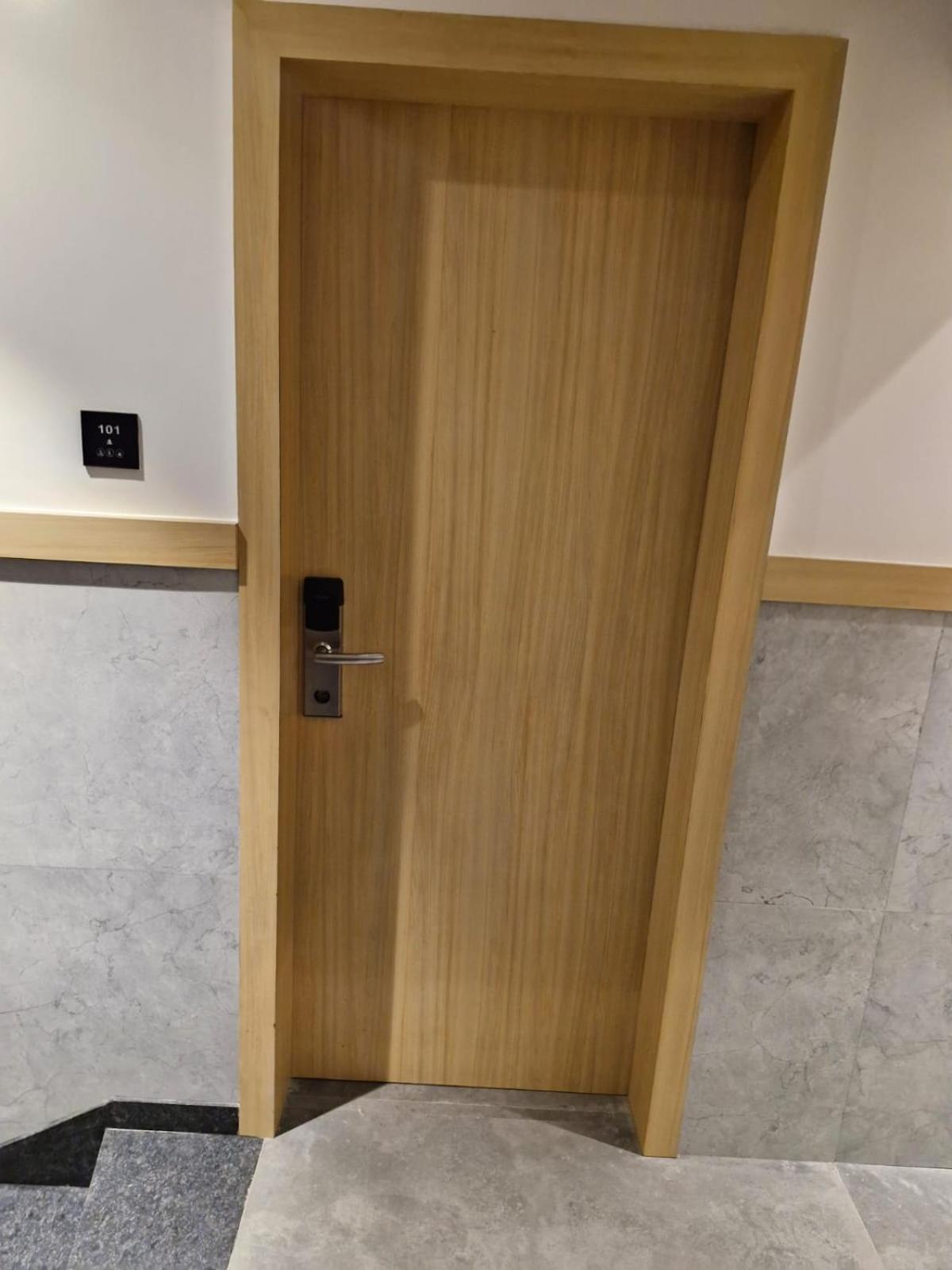 Avenue 10 Boutique Hotel プネ エクステリア 写真